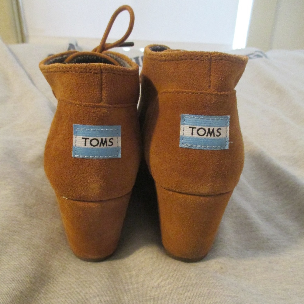 TOMS wedges